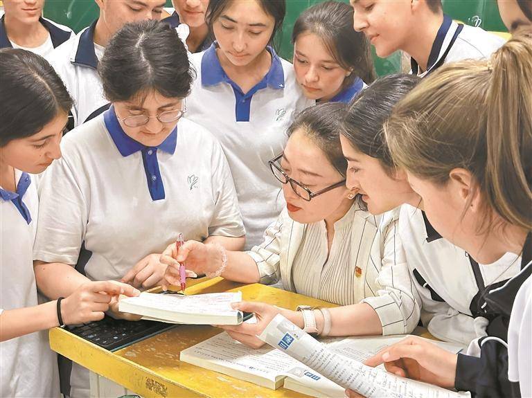 深塔中学:助力塔吉克族孩子 走出大山享受优质教育_深圳_民族自治县