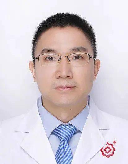 主任医师擅长:小儿心胸外科和普外科,如:先天性心脏病,漏斗形,鸡胸,肺