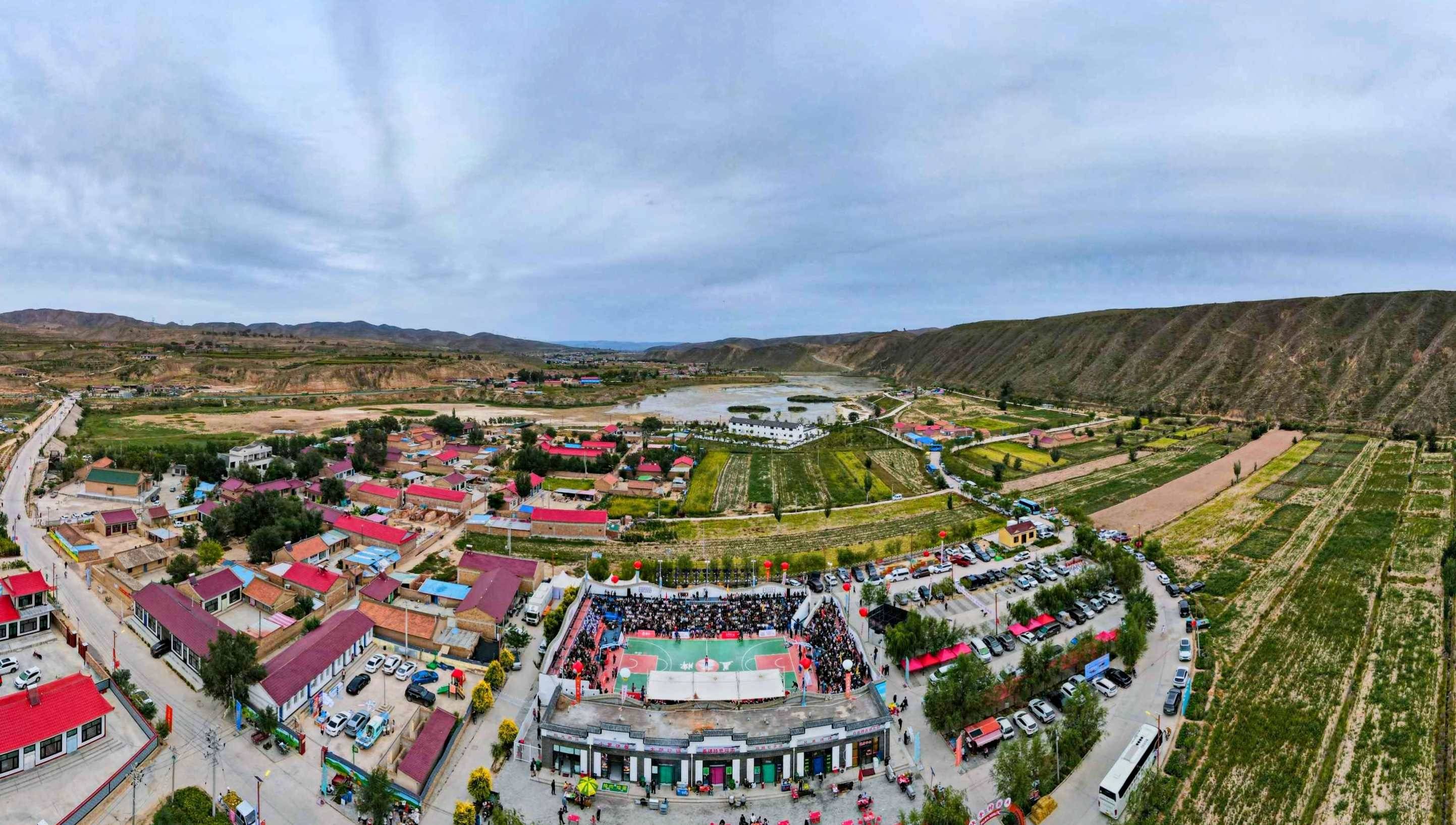 图/九派新闻董自能对此,快手体育的负责人周天一表示,她们不希望村级