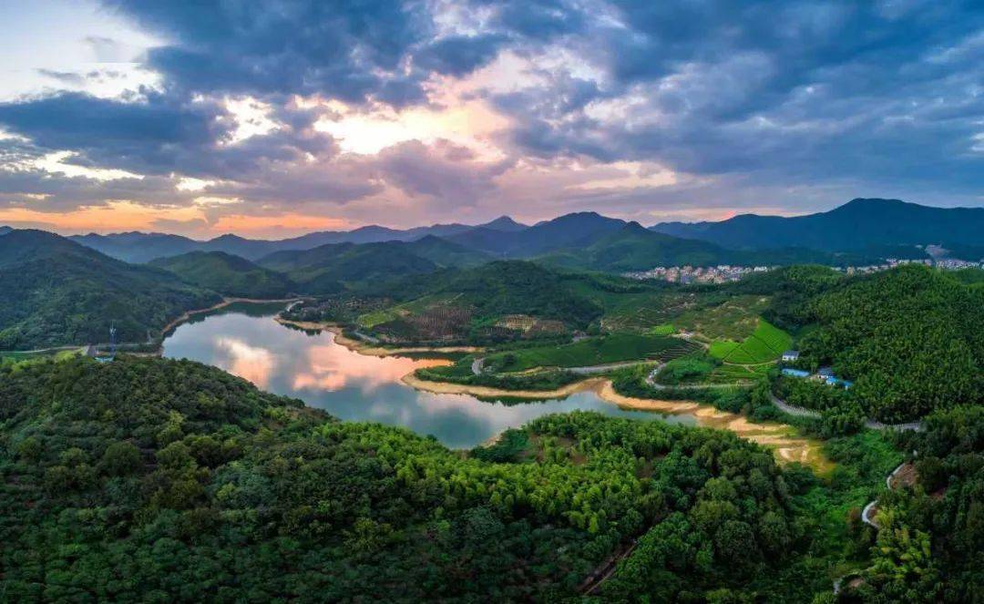 贵州松桃九龙湖风景区图片