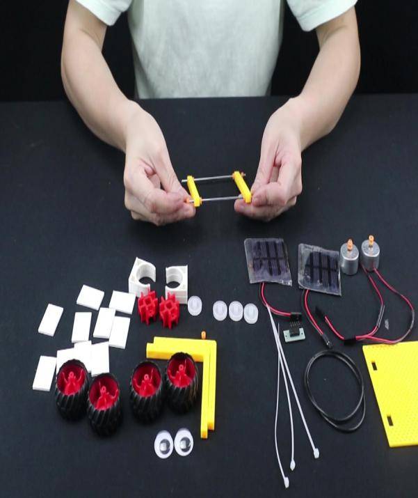 diy太阳能月球车△扫码报名"神秘的土星"天文课堂.