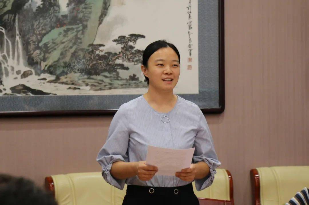 清河学区管理中心曲君义老师和管理学院张媛副教授,分别代表学员和