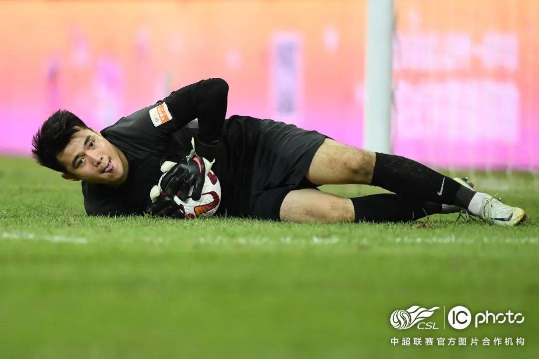 赵博当选8月最佳守门员_浙江队_比赛_扑救