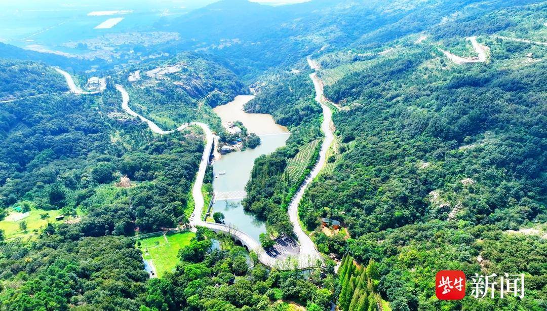 【视频】秋日孔雀沟,青峦叠翠水长流_景区_鱼鳞_九龙