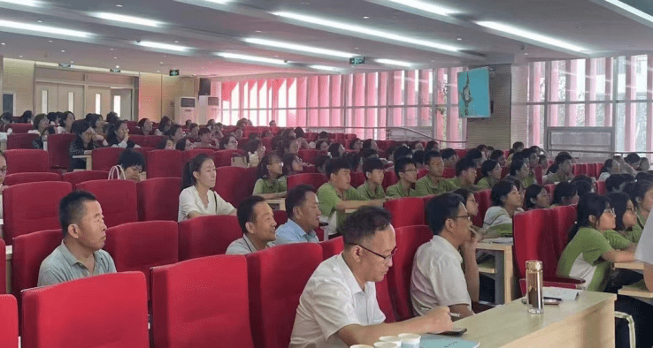 观摩促提升 研讨共成长---莘县初中英语教研团队课例研讨会在莘州中学