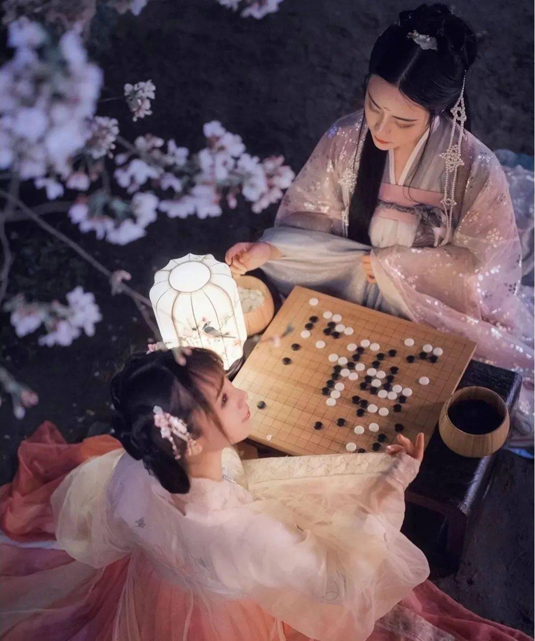 汉服摄影 | 汉服闺蜜该怎么拍?三个姿势拍出最美闺蜜照!