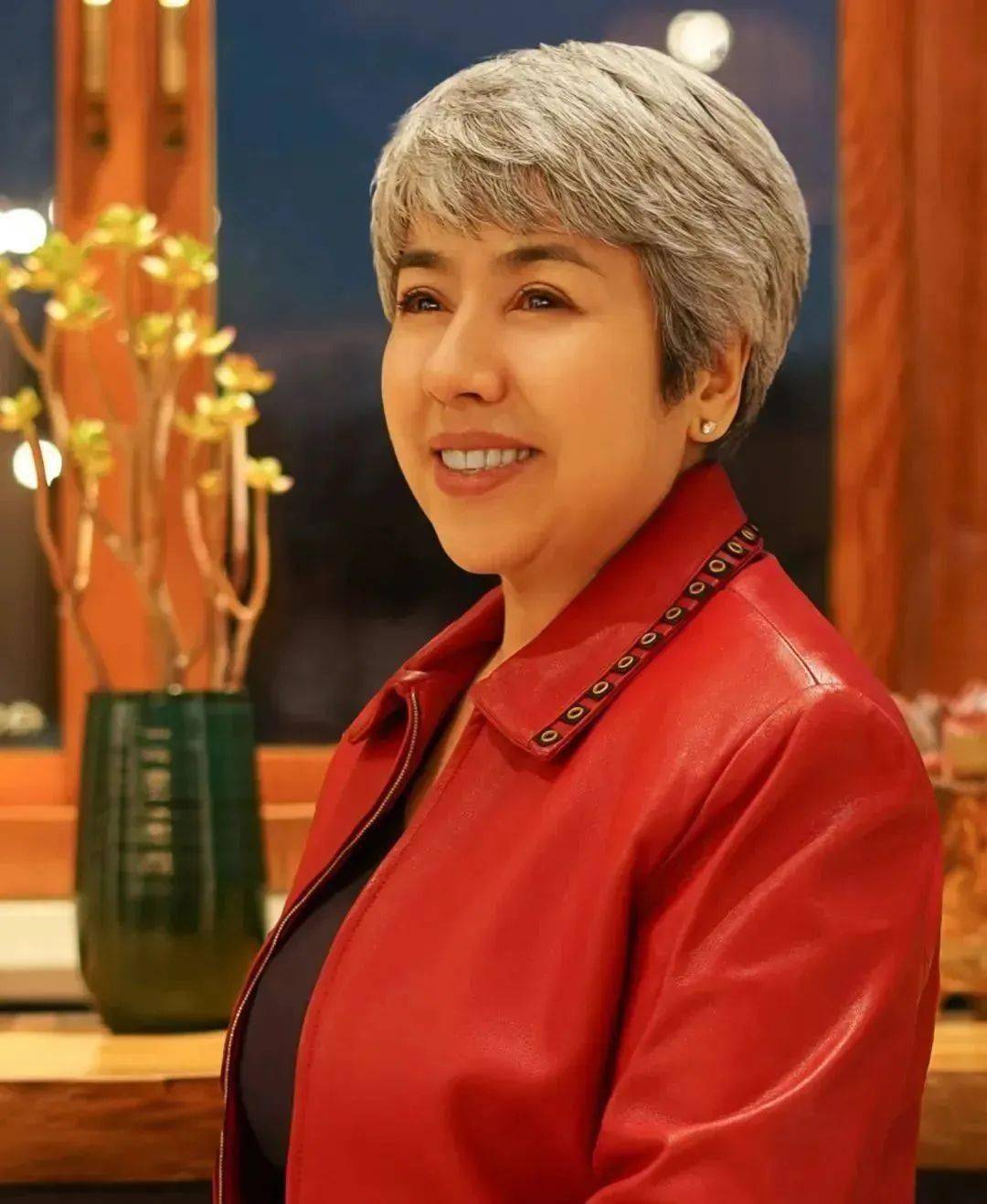 如:郝维亚《山村女教师》中的杨彩虹;金湘《热瓦普恋歌》中的阿娜儿