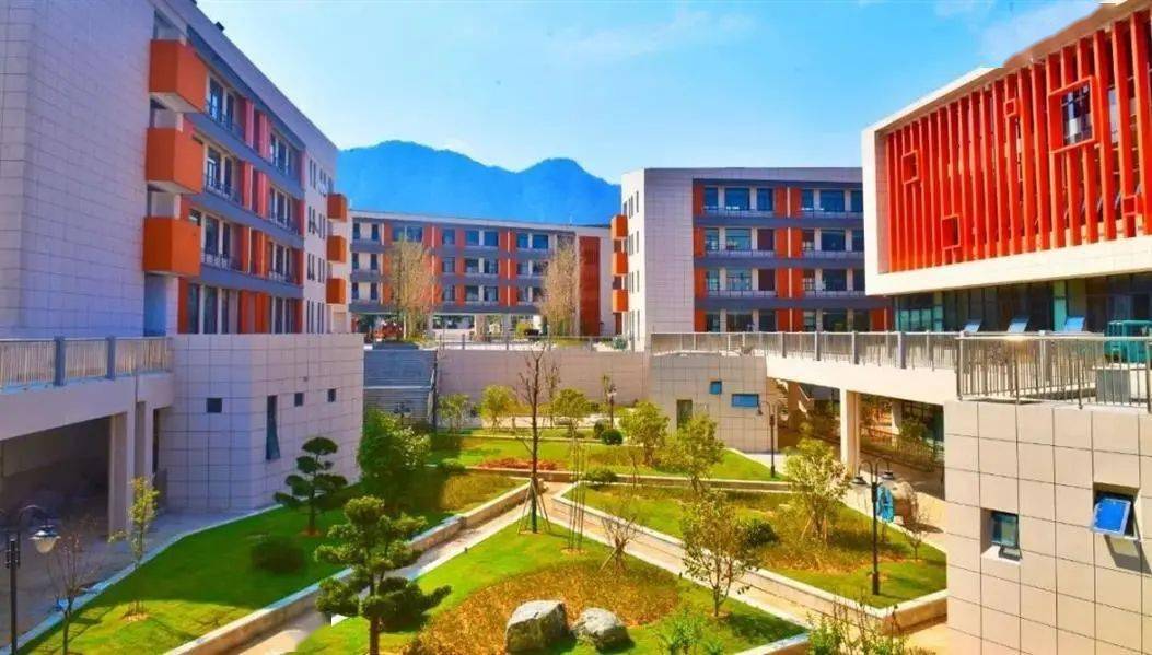 高考总上线人数喜获"十三连升"一批新学校建成投用龙泉浙大中学,启明