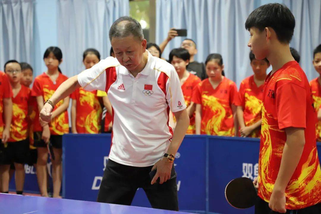 原国家队教练任国强到佛冈指导青少年乒乓球训练_体育_小队员_水平