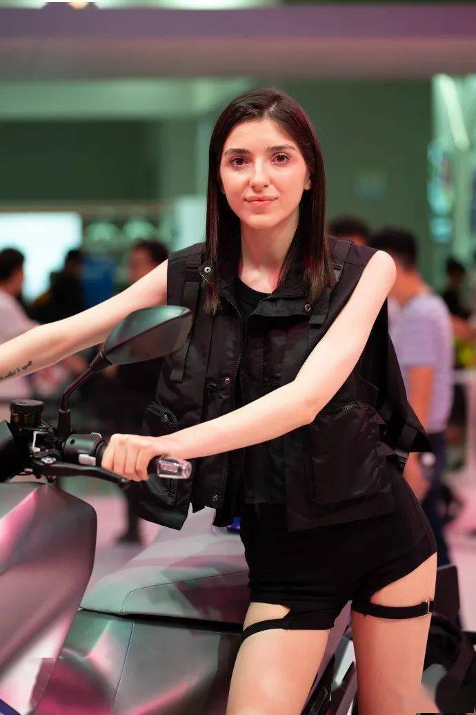 2023重庆摩博会专题(2)——展台模特人像篇