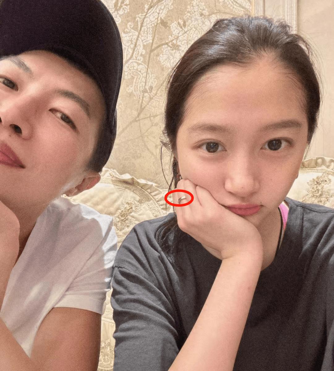 关晓彤生日照有亮点,中指戴戒指疑似订婚,与鹿晗7年恋情稳了?