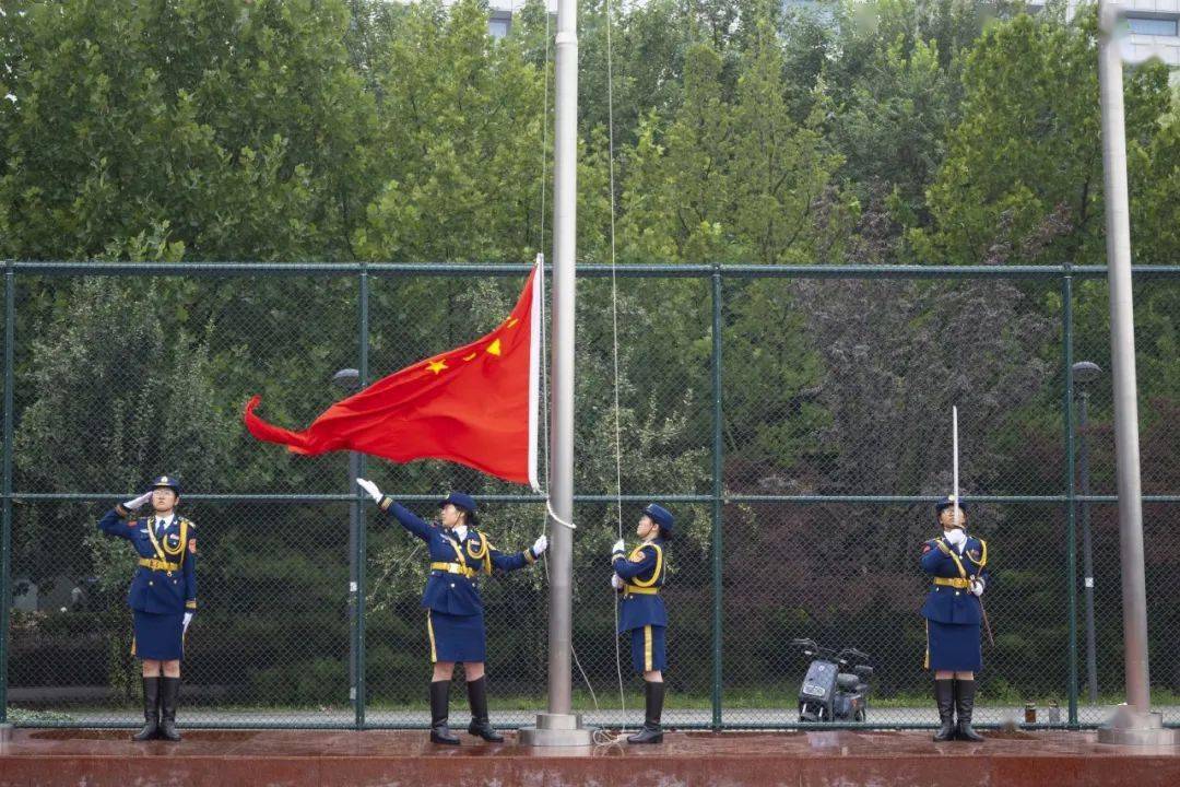 招新季丨这里是 —— 北航国旗护卫队