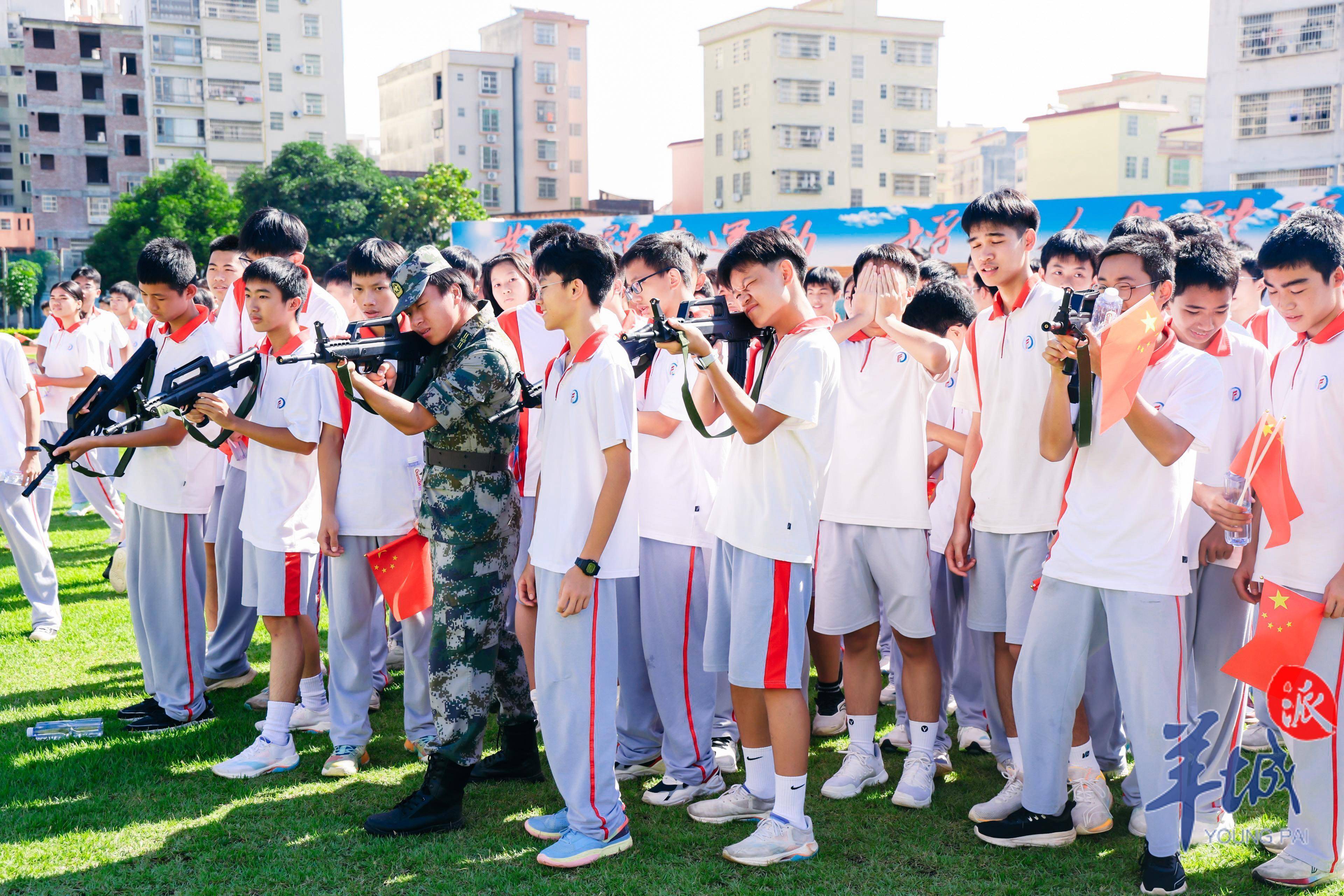 邓发中学图片