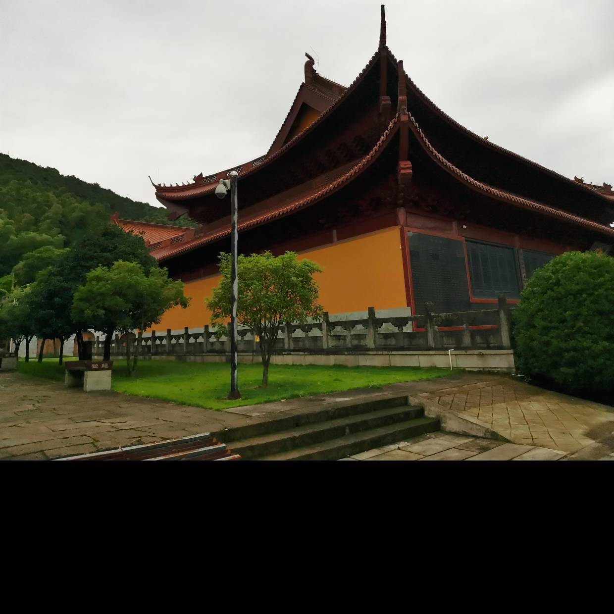 寺庙旅游指南：山门、三门与遁入空门_寺院_陈奇_郑伦