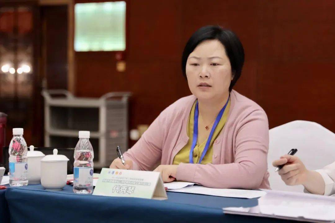 华西公共卫生学院教授张建新,成都市疾病预防控制中心副研究员田汶佳