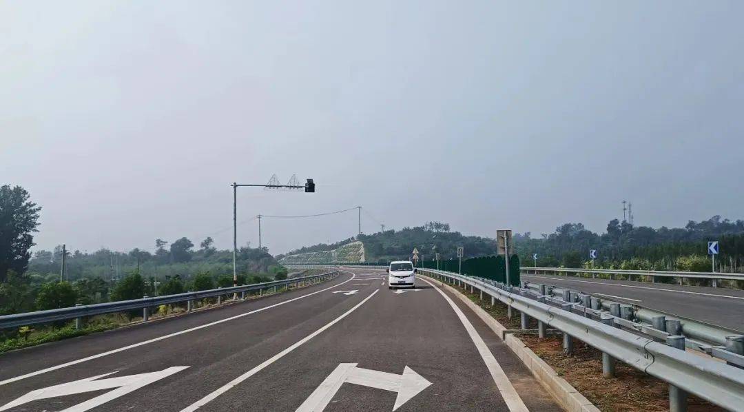 据了解,天北路北延一期工程跨越顺义,怀柔两区,线路南