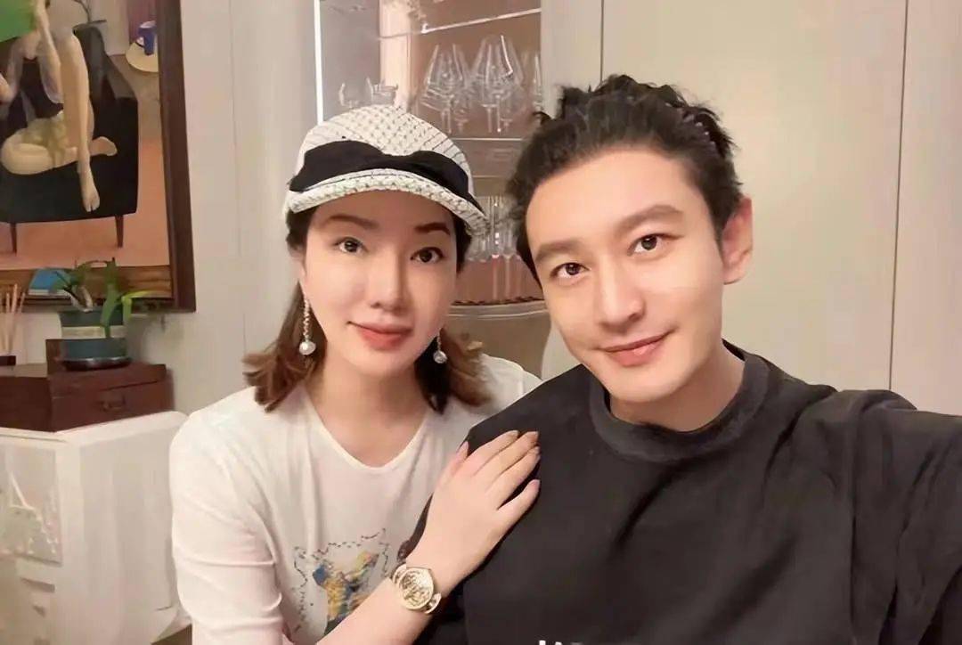 黄晓明上海豪宅曝光,满墙紫砂壶价值连城,自律男演员去油成功_工作