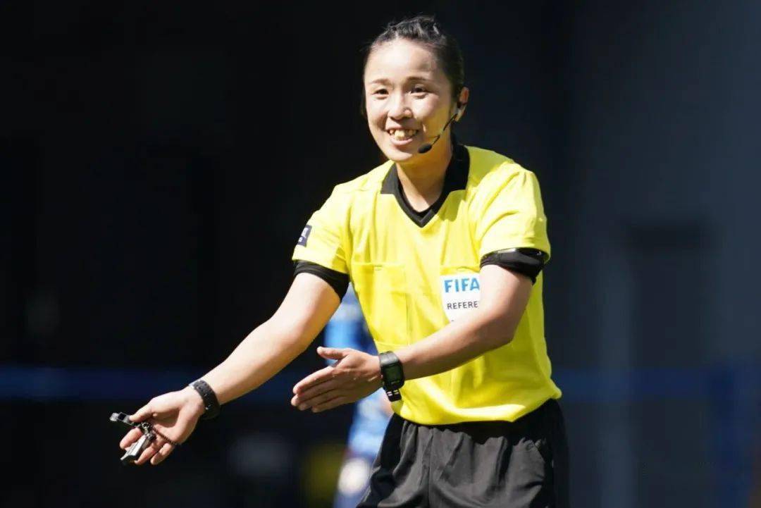【u17女足亚洲杯】中国女子助理裁判员方燕执法预选赛第二阶段_比赛