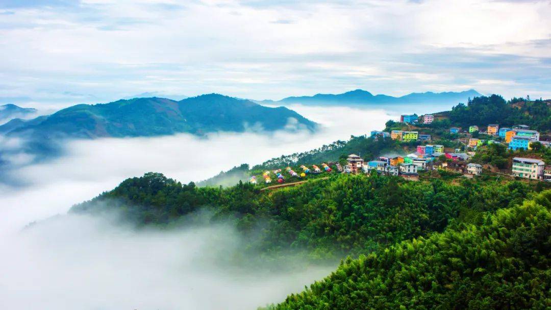 观摩组先后深入华安县新圩镇官畲村,仙都镇先锋村,大地村等地,通过实