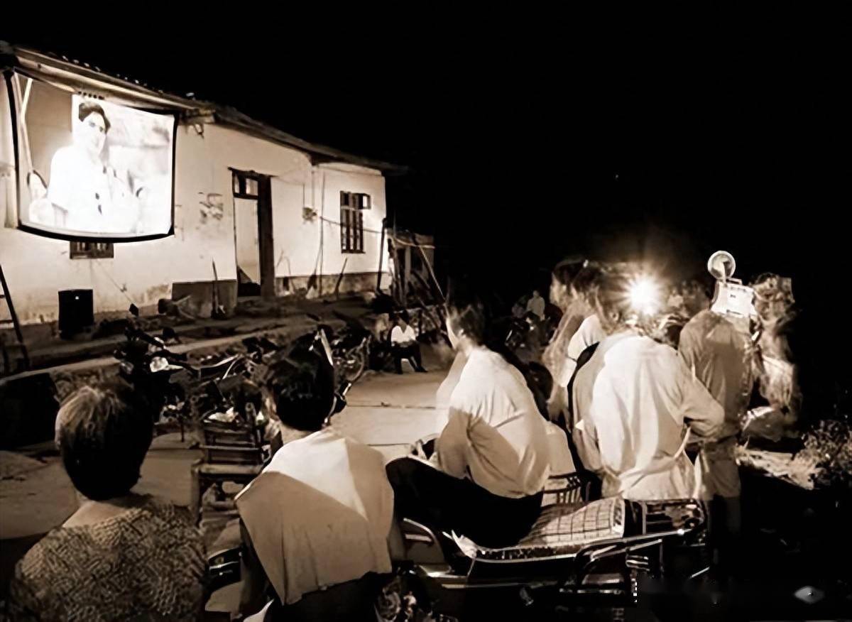 乡土散文:记忆中的露天电影_往事_生活_放映队