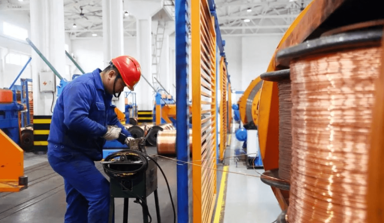 湖南华菱线缆股份有限公司出品的"金凤牌"电缆,是"湘潭制造"的代名词.