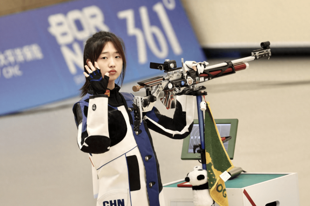 浙江高二女生太牛了!学校喜报跟不上夺金速度_雨婷_中国队_黄岩