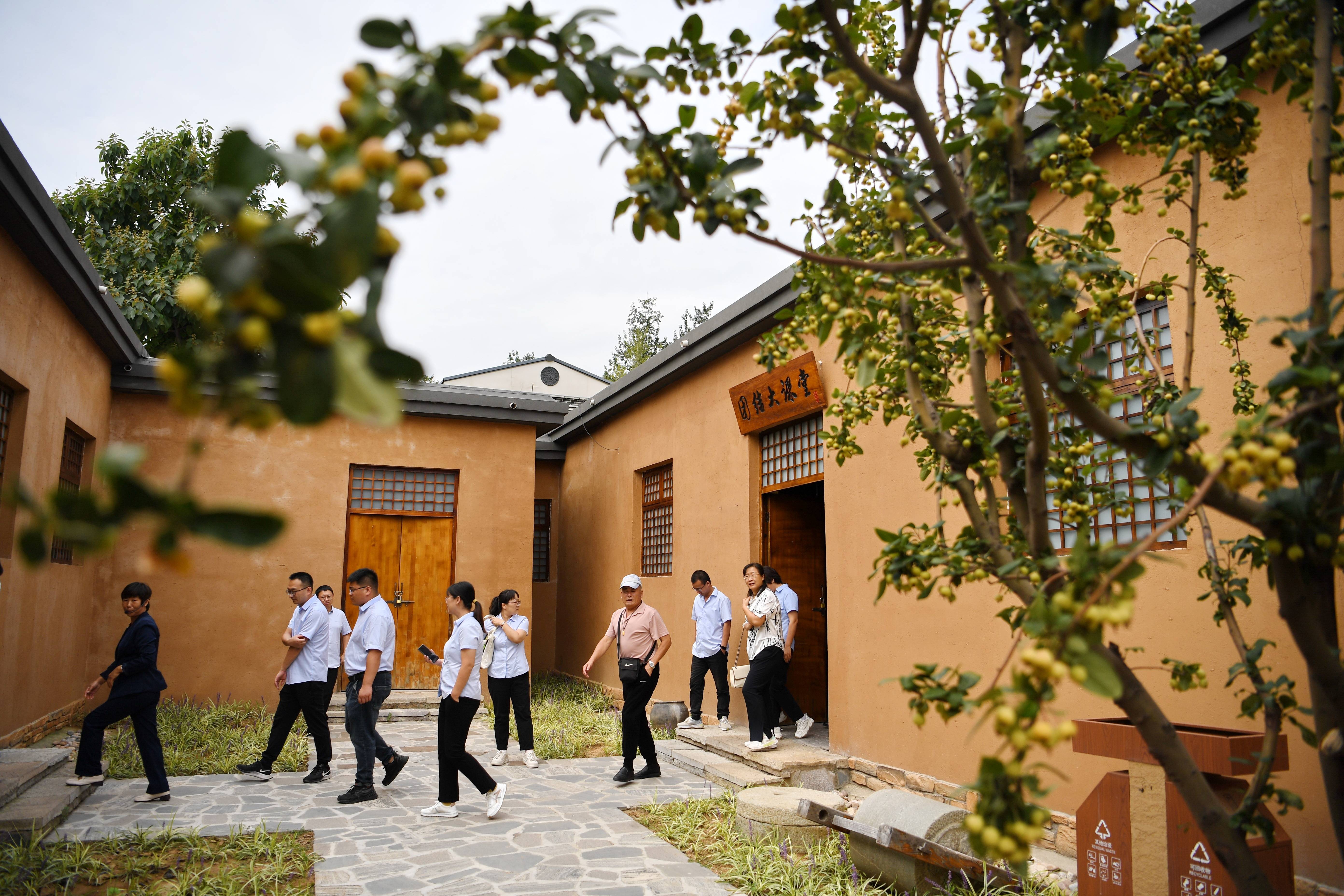 (社会)河北平山北庄村"红色引领"促发展_新华社_平山县_牟宇