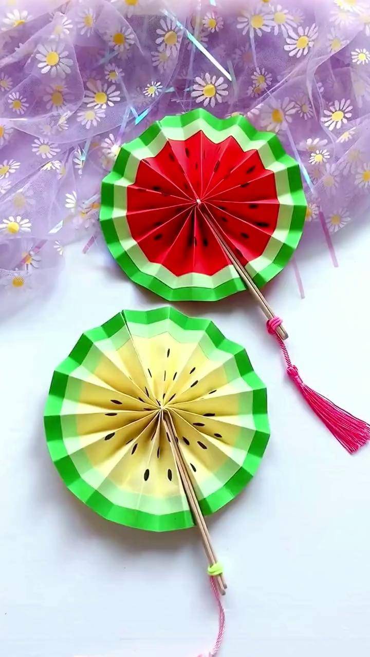 夏天到了,折个扇子吧!