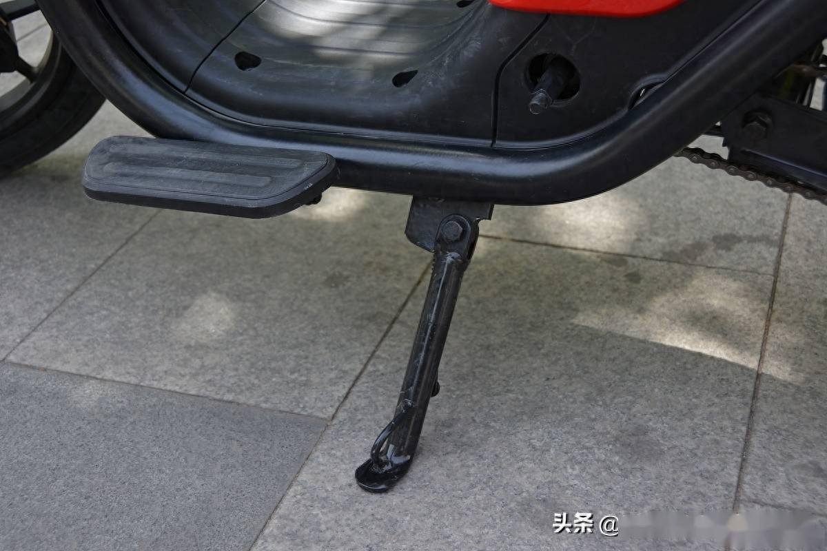 电动车大脚撑收起方法详解:技巧与注意事项!_搜狐汽车_搜狐网