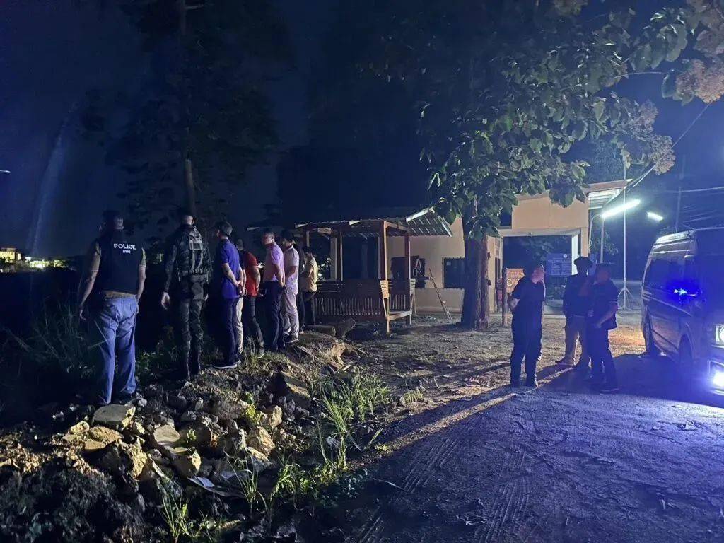 中国,泰国警方和nbtc官员前往泰国边境地区,在达府湄索区对面的天然