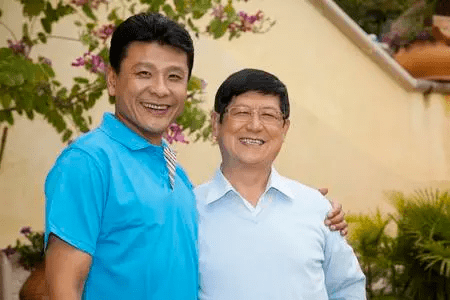 【微电影剧本】父亲 i 朱俊平_儿子_小区_内景