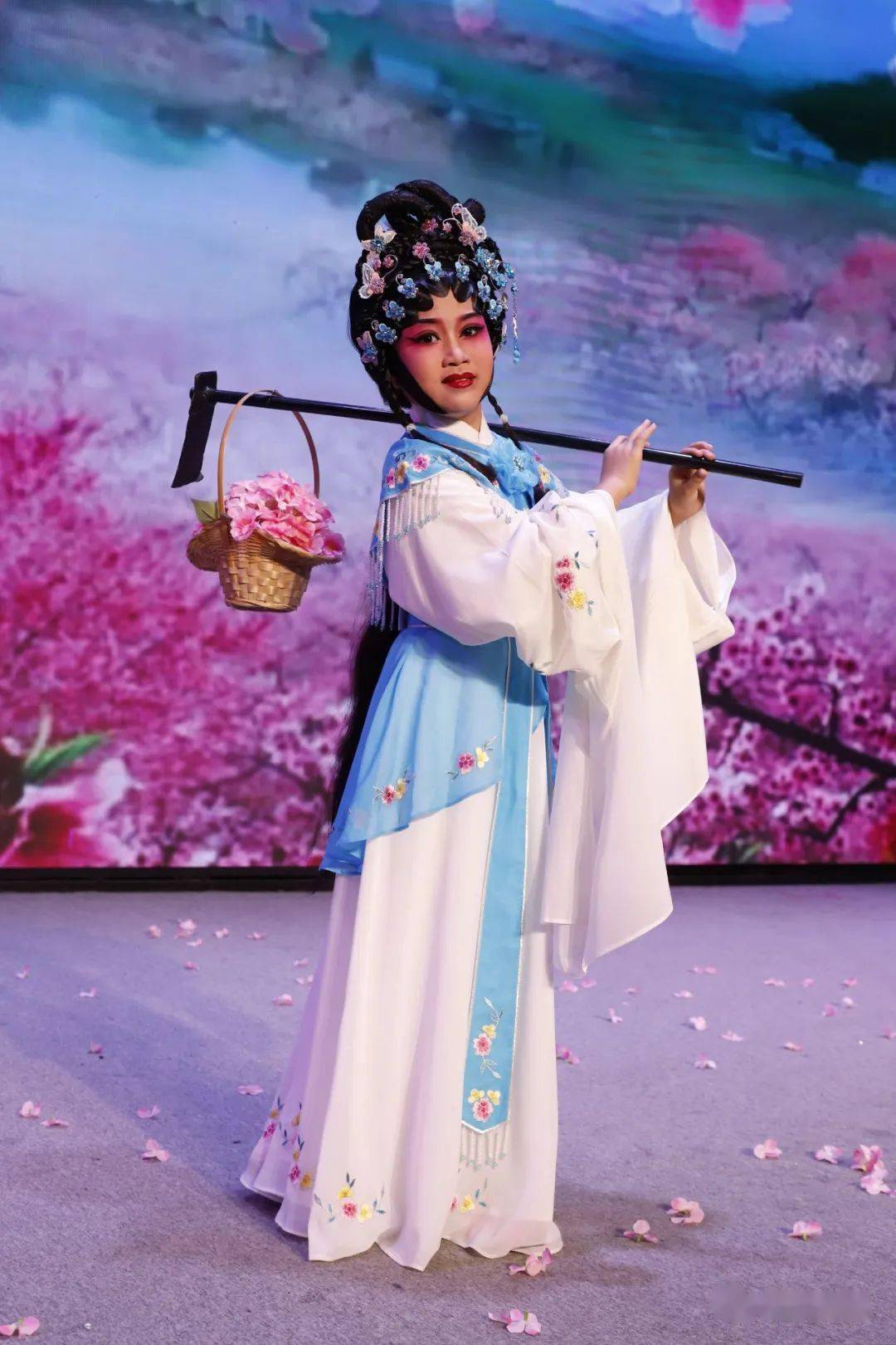 关于当今儿童粤剧现象的若干思考_戏曲_笔者_的发展