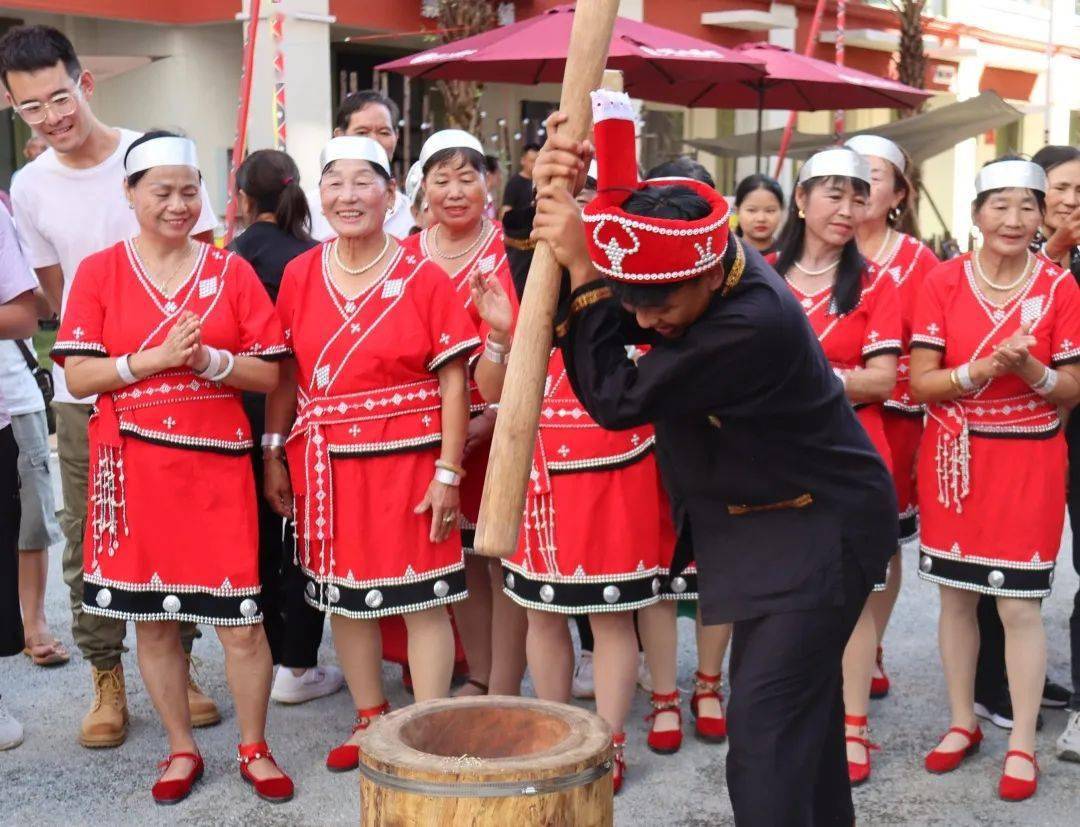 佤族新米节图片