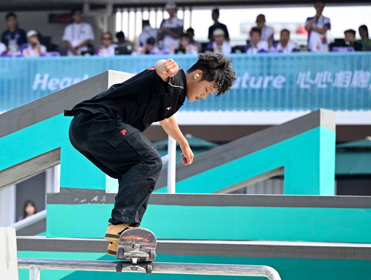 滑板——男子街式预赛赛况_比赛_新华社_选手