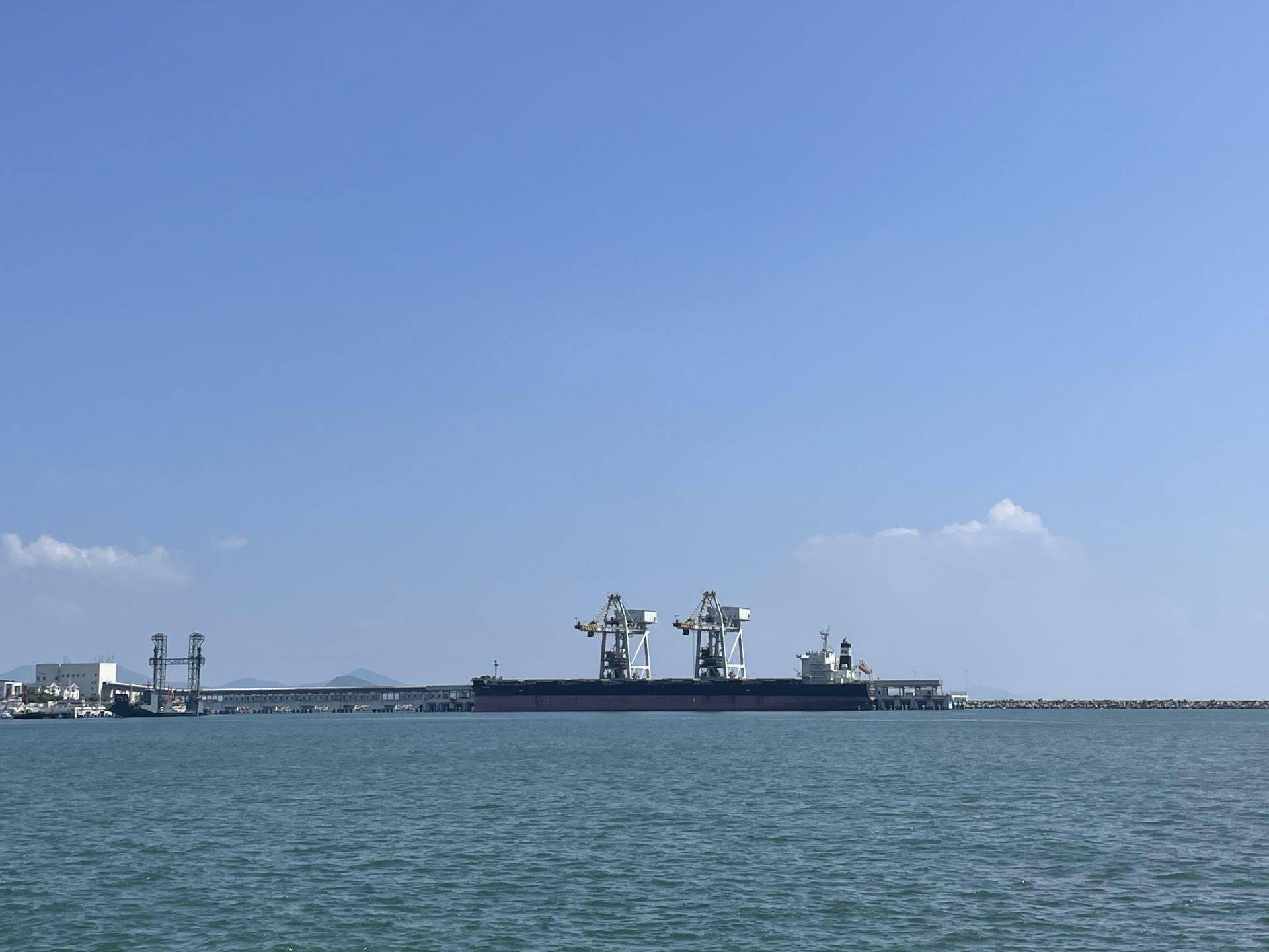 深汕小漠国际物流港汽车出口突破一万辆_搜狐汽车_搜狐网