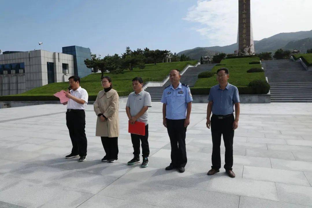 抗大中学开展2023年"缅怀先烈 喜迎国庆"远足活动_大青山_进行_精神