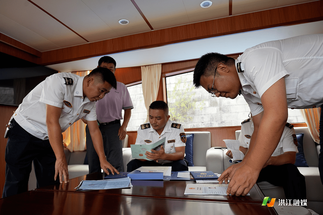 黔阳古城中正门码头,托口群红农庄,洪江市远方水上客运货运有限责任