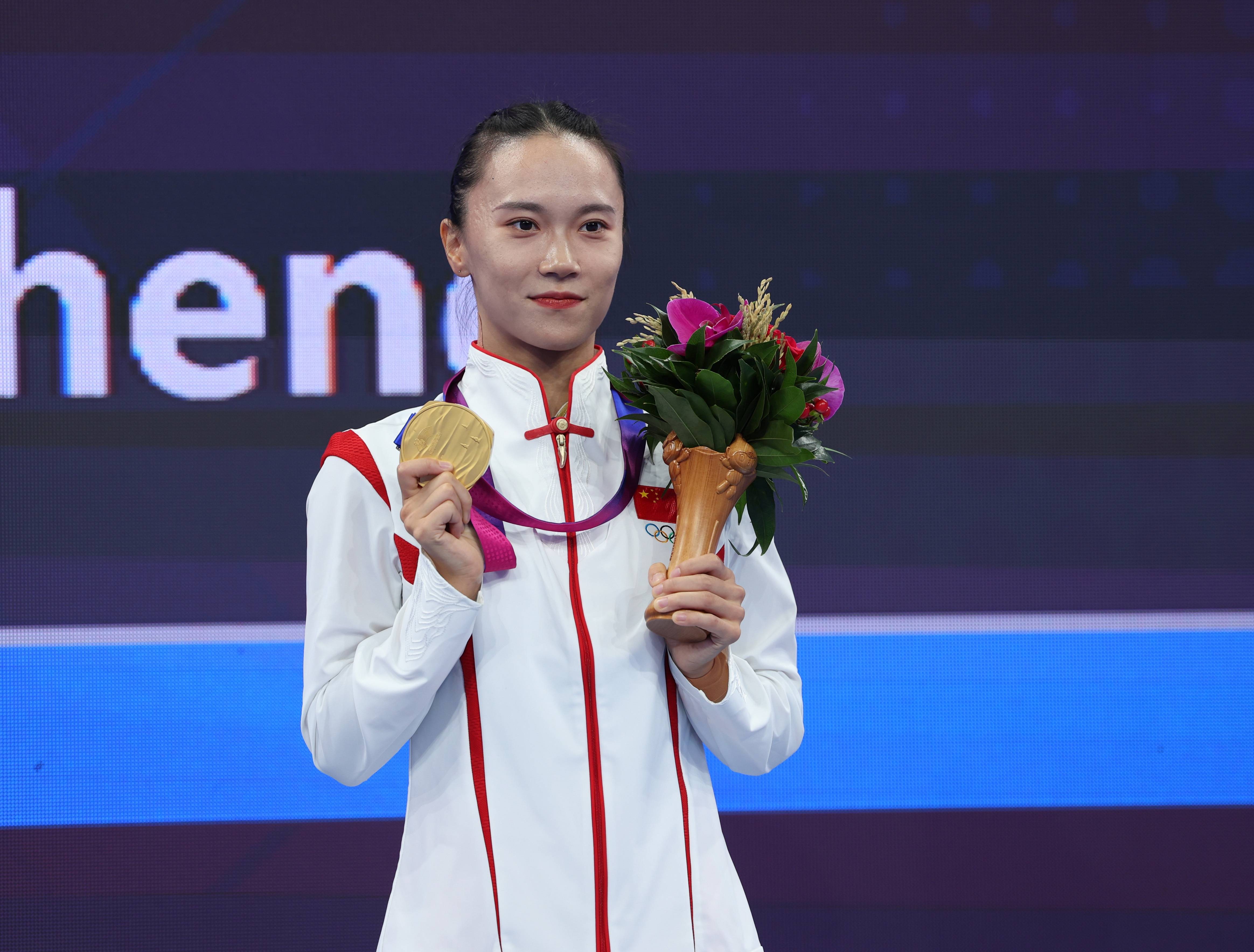 (杭州亚运会)蹦床—女子决赛:中国队包揽金银牌_朱雪莹_选手_新华社