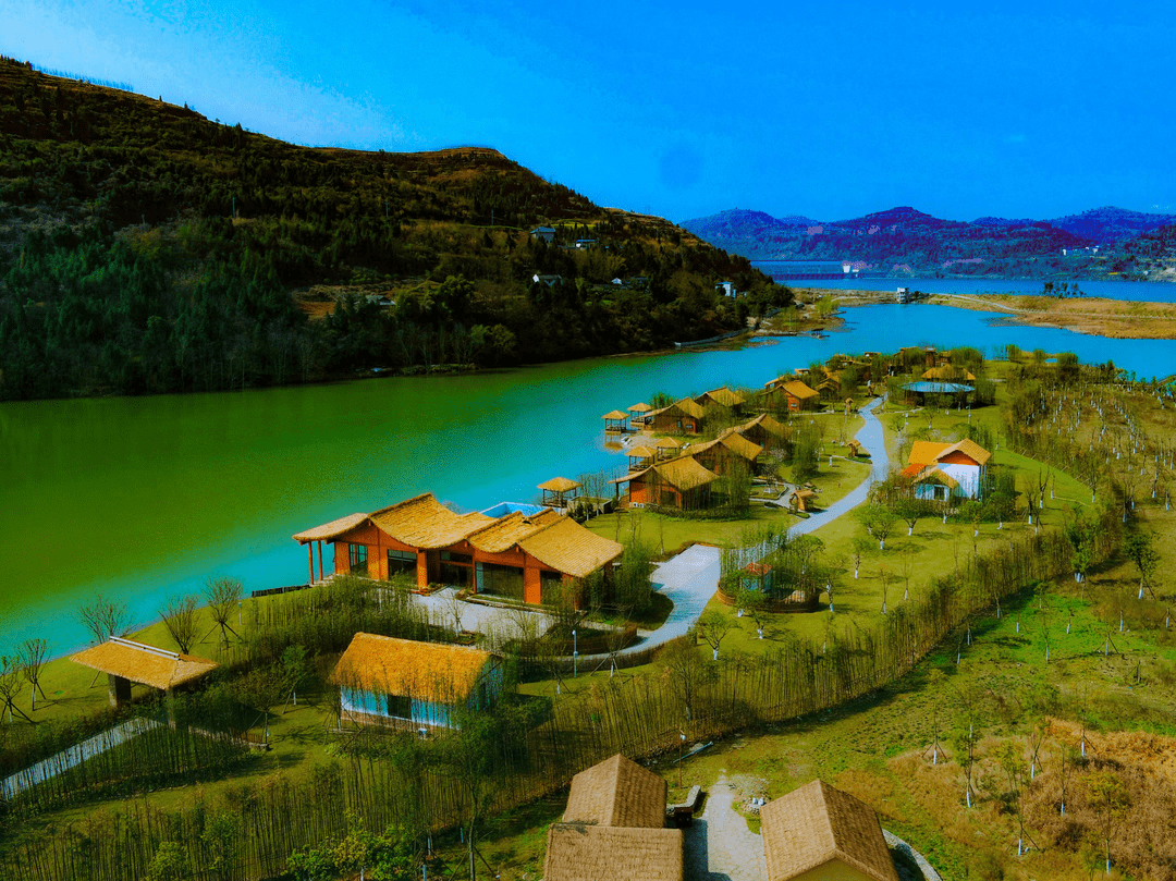 “天府旅游名县”里的小长假:南充高坪凤仪湾水镇烟火开街_游客_音乐节_湿地