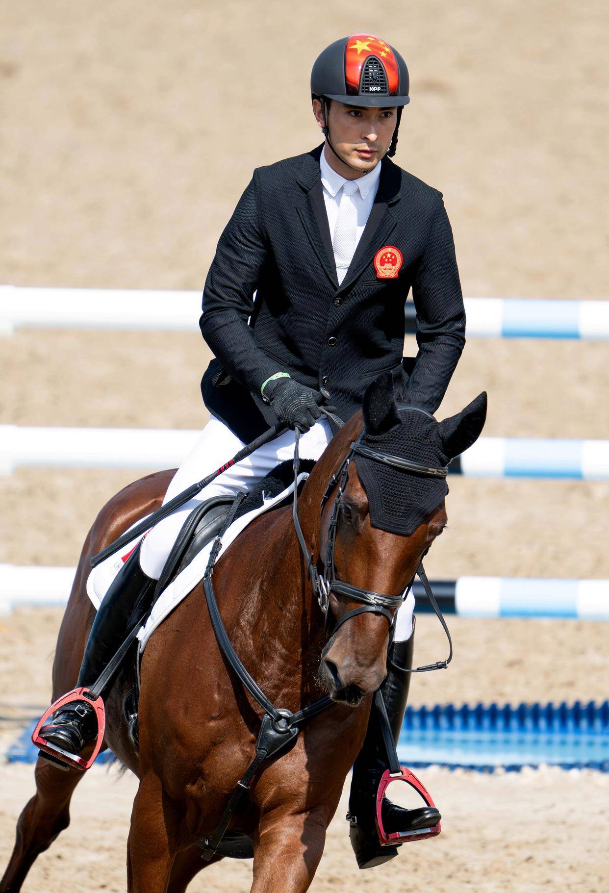 杭州亚运会丨华天夺得马术三项赛个人赛冠军_选手_中国_比赛
