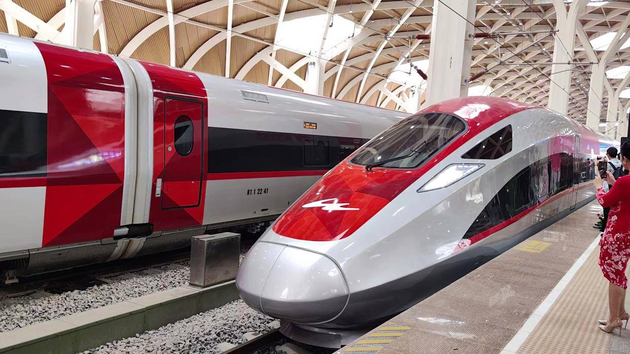 凝结先进的中国技术,中国标准,中国高铁列车首次在海外启用_印尼_动车