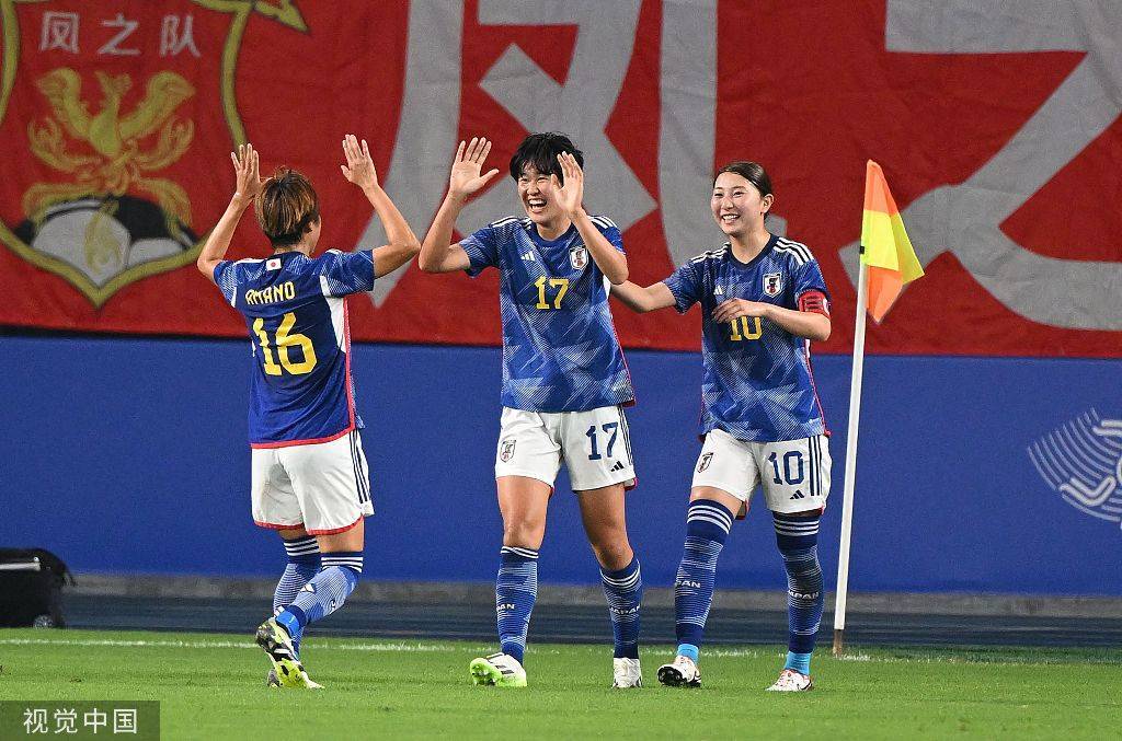 日本女足賽后鞠躬致敬水慶霞，全隊只有一人踢過世界杯