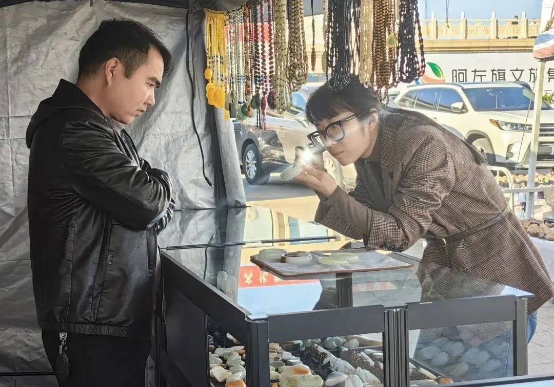 阿拉善:"石"全"石"美好地方_奇石_游客_博览会