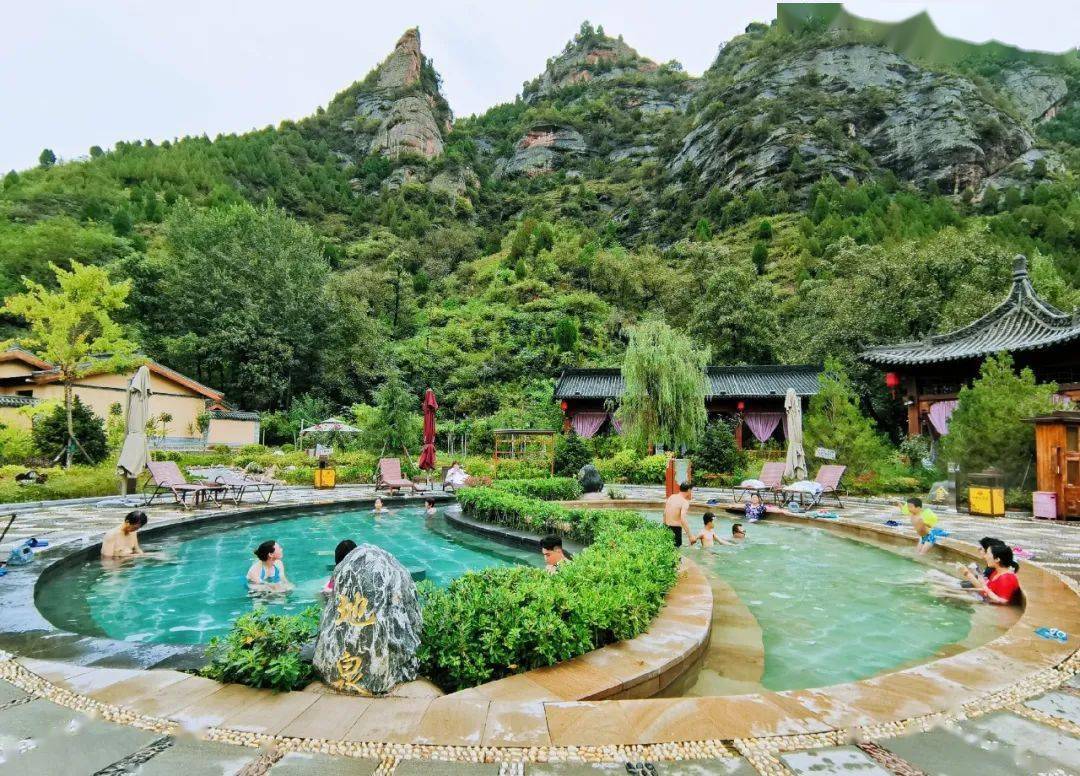 莫负天凉好个秋,泡个温泉乐悠悠