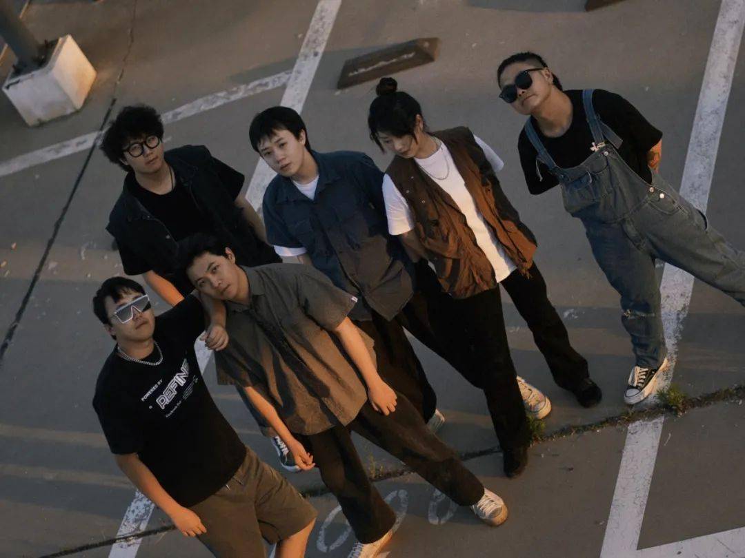 别挡我阳光 | 犬儒乐队2023巡演 今日16:00开票_演出_音乐_瓦兹