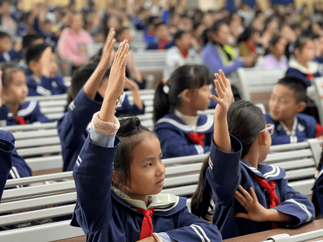 苍洱"小手拉大手"医学科普进课堂活动走进下关三小