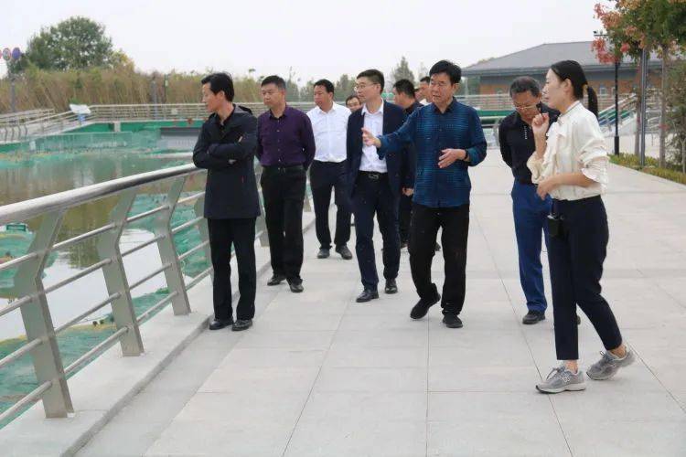 活动中,曲周县委书记孟凡雄,县委常委,办公室主任龙平云,副县长李莹玮