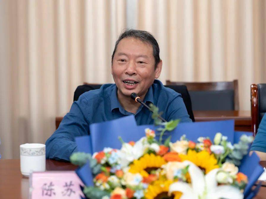 区人大机关举行陈苏宁同志荣誉退休座谈会_工作_生活_杨明