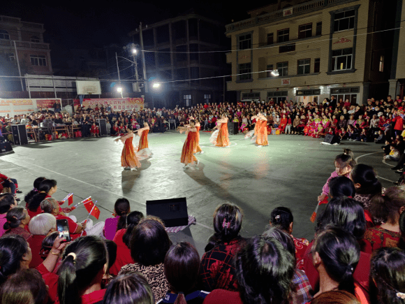 10月23日下午,忠门镇琼山村在丽山宫开展"九九重阳