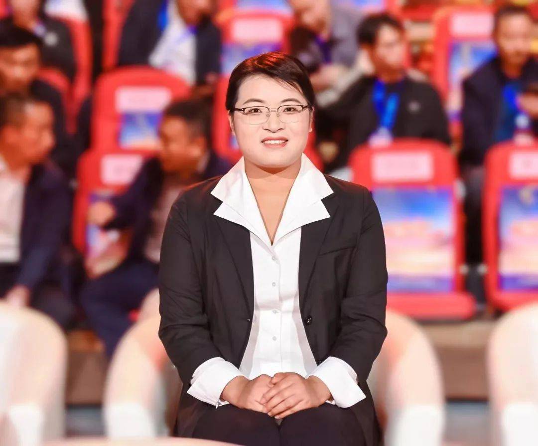 下一张图片图中人物名单:(鲁琦,杨津津,胡常引,章广云,陈飞翔,马莉莉